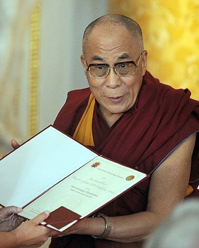 Tổng thống Ba Lan trao bằng công dân danh dự cho đức DalaiLama